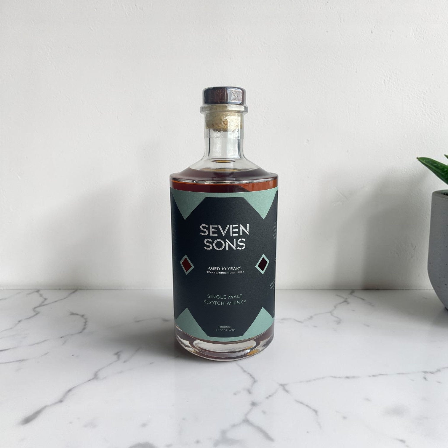 Whisky – 8 Doors Distillery