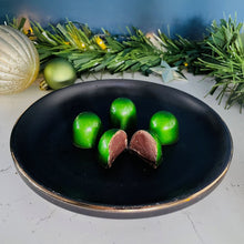 Load image into Gallery viewer, Whisky and Chocolate Pairing Box
